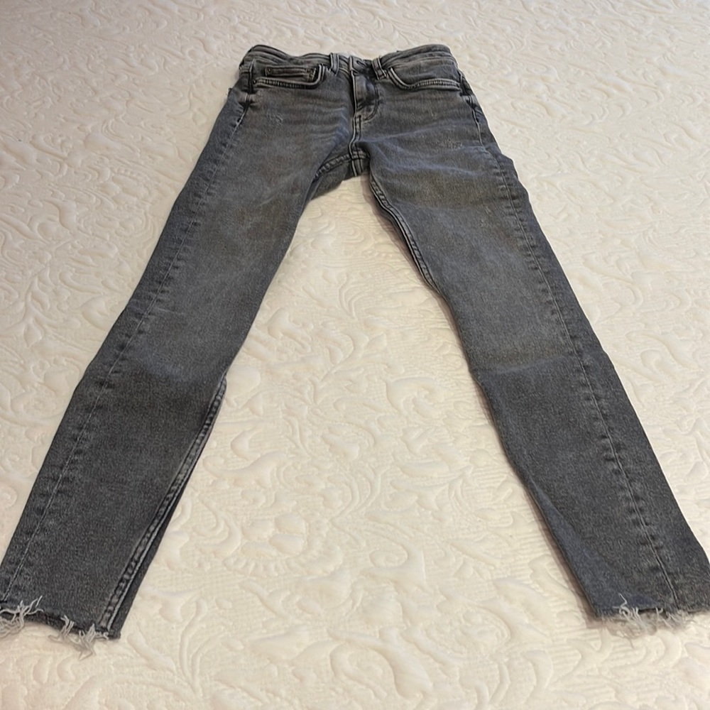 Zara Women’s Grey Skinny Jeans - Frayed Hem